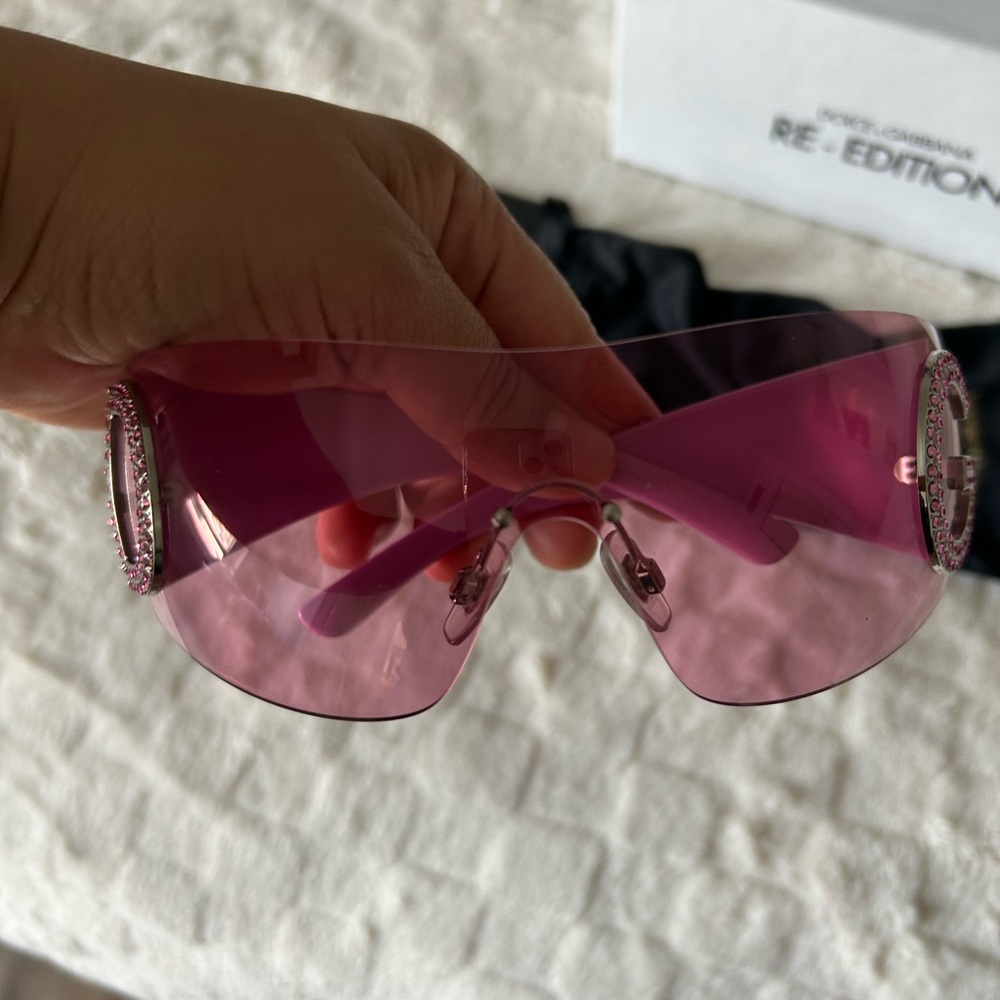 RE-EDITION SUNGLASSES 😎 - Picture 8 of 10